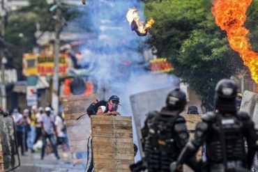 ¡LE CONTAMOS! Al menos diez venezolanos detenidos por vandalismo durante las protestas en Colombia