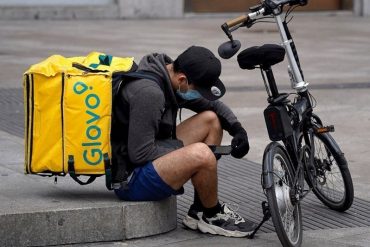 ¡ATENCIÓN! La “Ley Rider” afectará a venezolanos que trabajan como repartidores a domicilio en España: “La angustia y la inseguridad es terrible” (+Video)