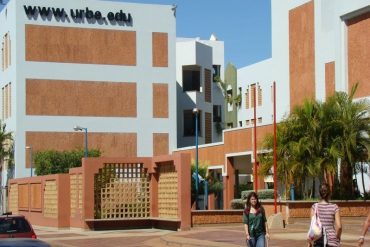 ¡LE CONTAMOS! Joven denuncia haber sido abusada sexualmente por profesor en la URBE en Maracaibo: “Recuerdo su olor asqueroso” (+Relato fuerte)