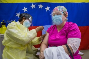 ¡ATENTOS! Solo 42 % de los médicos en Venezuela recibió la vacuna contra el covid-19, según Médicos Unidos de Venezuela