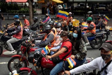 ¡LO QUE FALTABA! Denuncian que presuntos colectivos invadieron un restaurante en La Candelaria