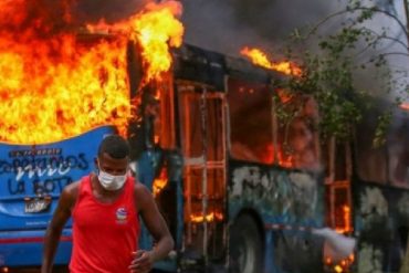 ¡GRAVE! Violentos enfrentamientos durante protestas terminaron con al menos 6 heridos de bala en Cali (+Detalles +Video)