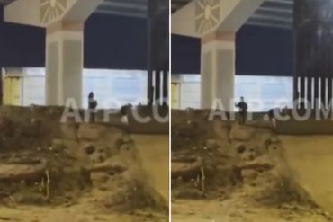 ¡DESGARRADOR! “¡No te vayas!”: La súplica de un niño abandonado en la frontera entre México y EEUU (+Video)