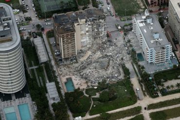 ¡DETALLES! Un agujero se abrió cerca de la piscina antes del colapso: lo que contó una de las residentes del edificio que se desplomó en Miami