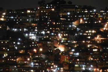 ¿HAMPA UNIDA? Banda del Coqui, Garbis y Vampi atacaron sede de PoliCaracas en la Cota 905 en apoyo al Conejo en Tejerías (+Videos)