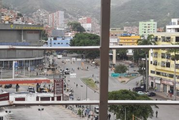 ¡PENDIENTES! Bloqueados varios accesos vehiculares de Caracas hacia La Vega por operativo de las FAES contra bandas armadas (+Fotos)