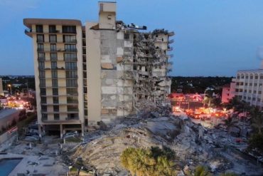 ¡IMPACTANTE! Alcalde de Surfside dijo sentirse preocupado por la magnitud y la manera en la que se desplomó edificio en Miami: “Se quebró como si fueran panqueques”