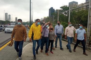 ¡LO MÁS RECIENTE! Diputados protestaron frente a la sede del Sebin en Plaza Venezuela para denunciar torturas contra los presos políticos (+Fotos)