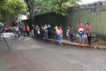 ¡TIENE QUE VERLO! Así fue la cola para votar en las afueras de la Embajada de Perú en Caracas este domingo #6Jun (+Video)