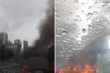 ¡VEA! Un autobús se incendió este #19Jul en la autopista de Prados del Este (+Fotos) (+Videos)