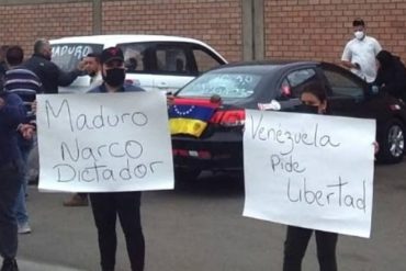 ¡MOLESTOS! “Maduro, narco dictador”: venezolanos en Perú protestaron en el aeropuerto en el que aterrizaría el avión con la comitiva del régimen (+Video)