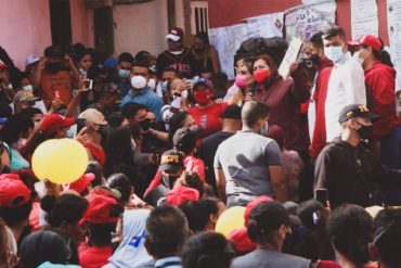 ¡CERO RESPONSABILIDAD! Héctor Rodríguez y Carmen Meléndez también violaron la cuarentena radical con actos masivos bajo la lluvia (+Fotos)