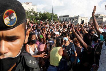 ¡DEBE SABER! El régimen cubano desplegó a los temidos “boinas negras” para reprimir las protestas en la madrugada