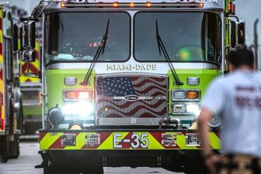 ¡SE LO CONTAMOS! Al menos seis bomberos que trabajaban en labores de rescate en derrumbe de Miami dieron positivo por coronavirus