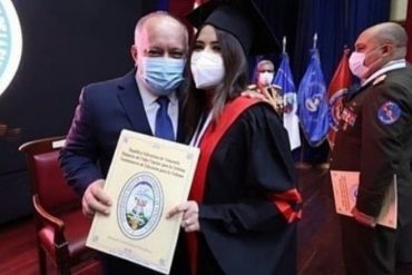 ¡DUROS! “Es como ver la comunión del hijo de Pablo Escobar”: Internautas destruyeron a Daniella Cabello por su graduación