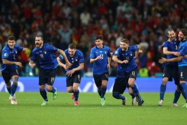 ¡POR LA GLORIA! Italia se convirtió en el primer finalista de la Eurocopa tras vencer a España en dramático duelo de penales (+Imágenes y videos)