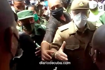 ¡EN SU CARA! «Asesino, nos están matando de hambre»: Manifestantes cubanos confrontan a Ramiro Valdez, uno de los más temibles represores de la isla (+Video)