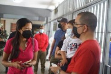 ¡LE MOSTRAMOS! María Gabriela Chávez votó junto a Jorge Arreaza en primarias del PSUV