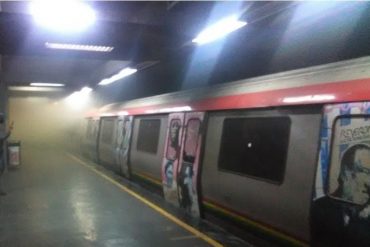 ¡QUÉ TAL! Revolución a toda máquina: desalojaron estación Sabana Grande del Metro de Caracas por un cortocircuito que produjo explosiones en un tren (+Video)