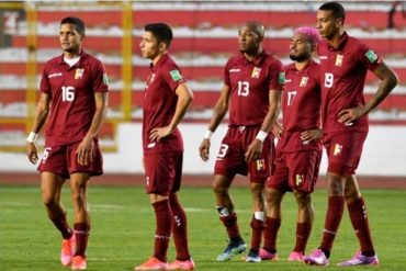 ¡QUÉ LOCURA! Se necesitan más de 20 salarios mínimos para comprar una camisa de la Vinotinto