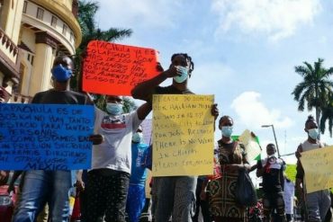 ¡LO MÁS RECIENTE! Venezolanos entre el grupo de migrantes que protesta desde hace tres días en la frontera de México