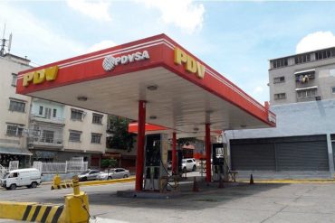 ¡LO QUE FALTABA! Denuncian irregularidades en venta de combustible en estación de servicio de La Bandera: aseguran que la encargada es una «vende cupos» (+Video)