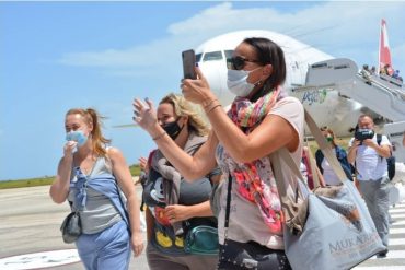 ¡SEPA! Llegó a Margarita el primer avión cargado de turistas rusos (+Fotos y detalles)