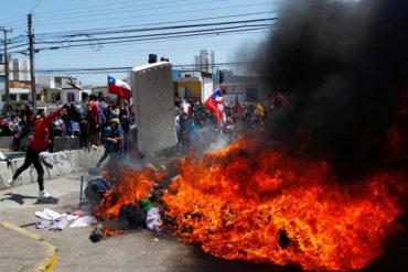 ¡INDIGNANTE! “Nos gritan: ‘Vuelve a tu país’”: los dolorosos relatos de venezolanos perseguidos en Iquique (les quemaron sus pertenencias)