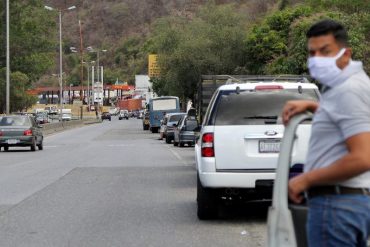 Denuncian que las colas de gasolina en Portuguesa superan los dos kilómetros