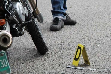 ¡MUY FUERTE! Mataron a cuchilladas a una comerciante informal en La Pastora por resistirse al robo de su moto
