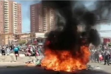 ¡LE MOSTRAMOS! Quemaron carpas de migrantes venezolanos en Iquique, al norte de Chile, luego de desalojarlos de sus campamentos (+Video)