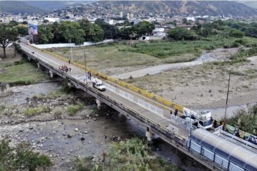 ¡SEPA! Contenedores en el Puente Francisco de Paula Santander podrían ser retirados el viernes 8 de octubre