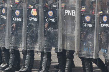 ¡SEPA! Ratifican condena de 24 años de cárcel para ocho policías por violación y tratos crueles contra un joven detenido durante las protestas de 2017