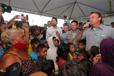 ¡SIN PELOS EN LA LENGUA! «Decisiones incorrectas llevan a esto»: Lo que dijo Bolsonaro tras visitar la frontera con Venezuela para conocer la situación de los migrantes