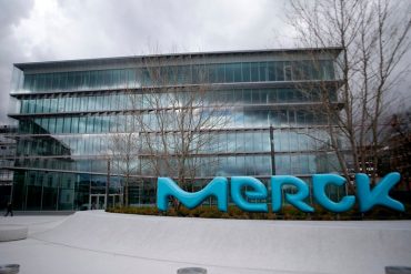 ¡DEBE SABER! Píldora experimental contra el covid-19 de Merck redujo a la mitad las muertes y hospitalizaciones, según estudio