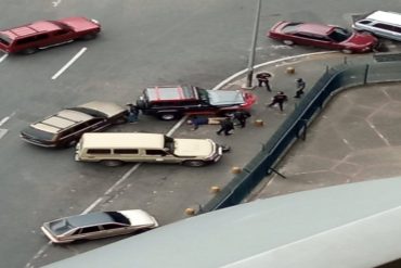 ¡VEA! Reportan tiroteo en Plaza Venezuela en plena vía pública este #23Nov: delincuentes enfrentaron a tiros a comisión de la Cicpc