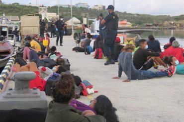 ¡SEPA!  Guardia Costera de Curazao anuncia que interceptó lancha con 33 venezolanos y animales exóticos (+Fotos)