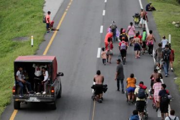 Parte de México una caravana con 1.000 migrantes rumbo a EEUU: Sería la séptima de agosto