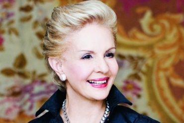 ¡TOME NOTA! Sencillez absoluta y labios perfectos: Los 20 consejos de Carolina Herrera para mujeres elegantes que nunca pasan de moda