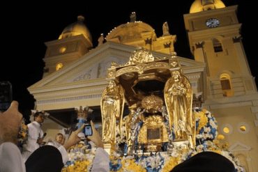 ¡ENTÉRESE! Presentan reliquia del Beato José Gregorio Hernández ante la Virgen de la Chinita en Zulia