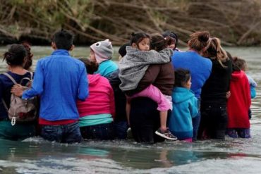 ¡ATENCIÓN! Rescatan a cinco migrantes que cruzaban las aguas del río Bravo para ingresar ilegalmente a EEUU