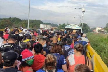 ¡ATENTOS! Reportan largas colas para ingresar a Colombia por el puente internacional Simón Bolívar