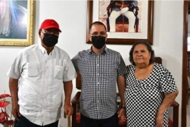 ¡QUÉ TAL! Jorge Arreaza adelantó campaña y divulga fotos visitando a los papás de Chávez en Barinas