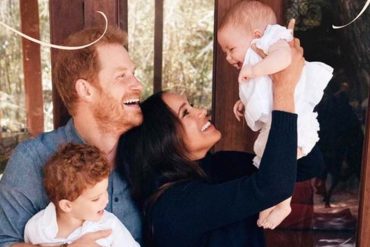 ¡TIERNA! Harry y Meghan comparten una postal navideña en la que muestran por primera vez a su pequeña Lilibet