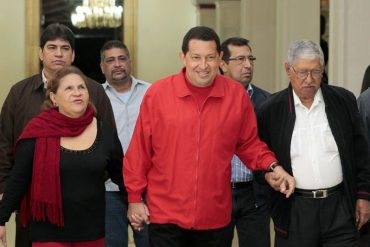 ¡IMPERDIBLE! Después de ocho años de la muerte de su hijo: así lucen actualmente los padres de Hugo Chávez (reaparecieron en plena controversia en Barinas)