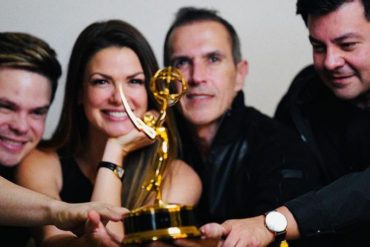 ¡ORGULLO VENEZOLANO! Actriz y exreina de belleza venezolana Verónica Schneider ganó 5 Emmys por un documental sobre migrantes que tratan de cruzar la frontera hacia EEUU (+Video)