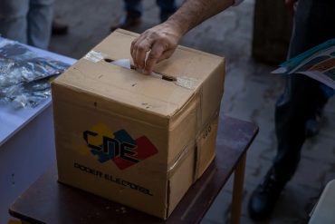 ¡PENDIENTES! Denuncian presencia de colectivos armados, puntos rojos y voto asistido en algunos centros de votación de Barinas este #9Ene