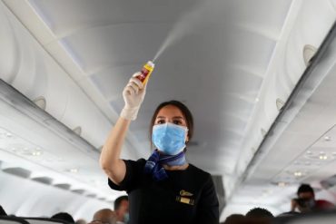 ¡EL DATO! Usar mascarilla en los aviones reduce el riesgo de contraer covid-19 hasta doce veces, según estudio