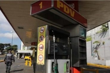 ¡SEPA! Por no aceptar efectivo en bolívares y tras denuncia de un usuario intervinieron una estación de servicio en Chacao