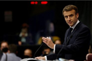 ¡QUÉ TAL! Periodistas se retiraron de una conferencia de prensa de Macron porque este advirtió que no admitiría preguntas (+Video)